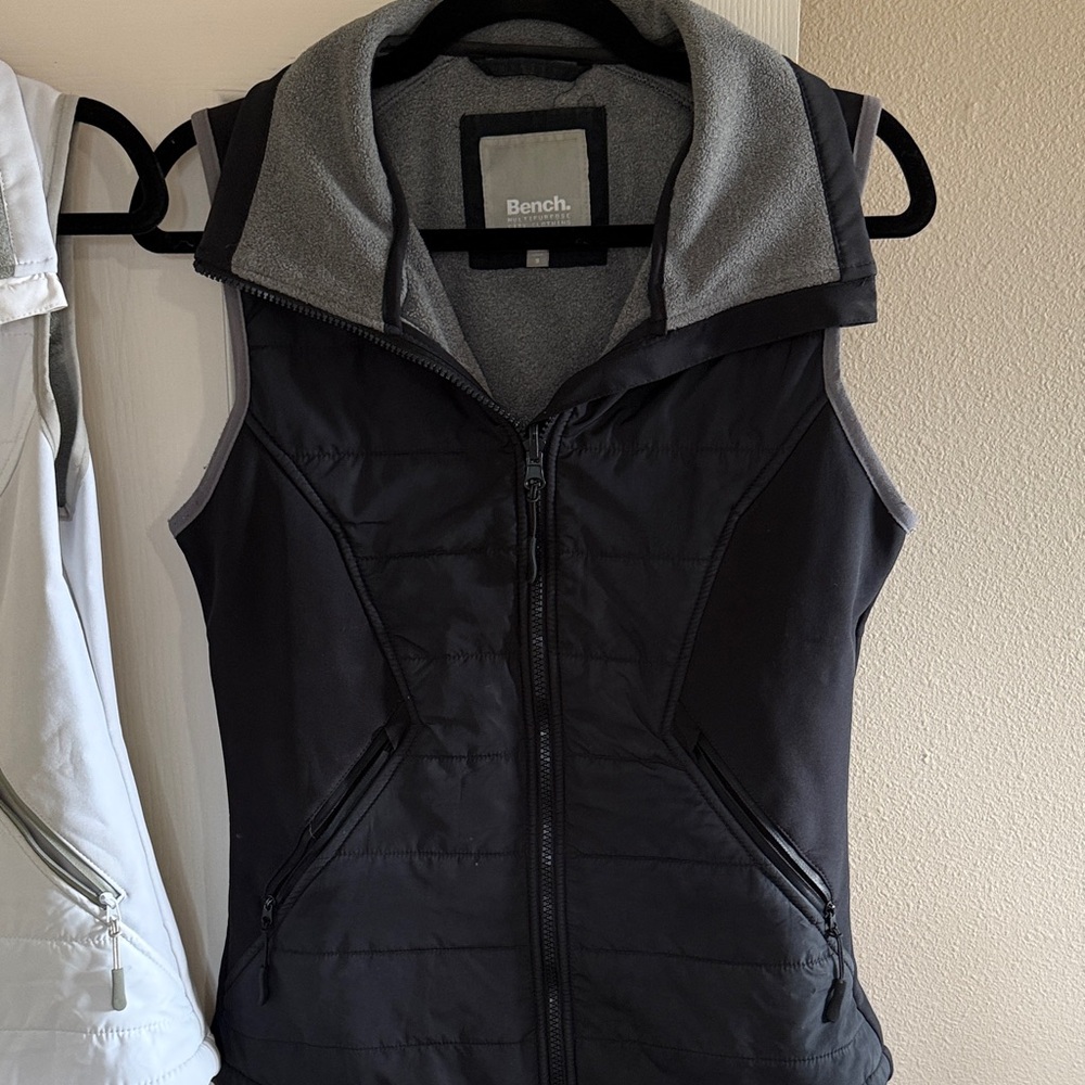 Bench Quilted Vests Set - Picture 5 of 11